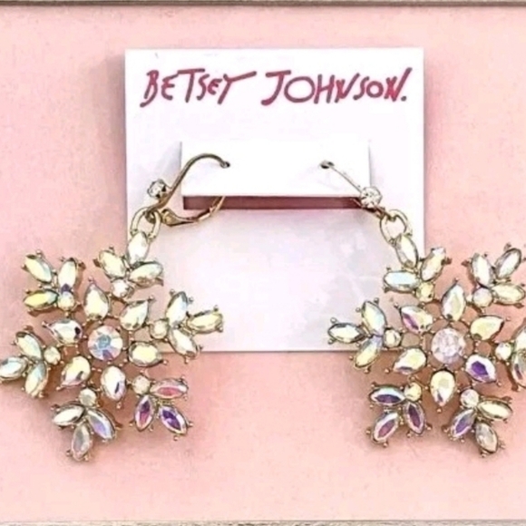 🔹️Betsey Johnson 🔹️Snowflake  Drop Rhinestone Earrings - Picture 3 of 3
